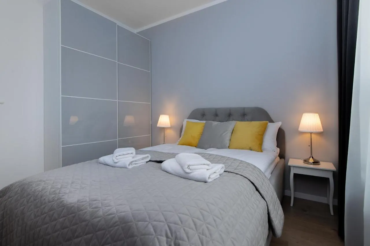 Symphony Baltica Towers Apartamenty 格但斯克 3*,